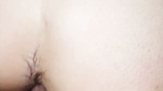 Moglie pelosa lo prende in culo