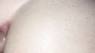 Moglie sfondata in culo a pelle in presenza del marito cuckold