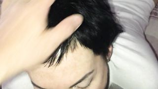 Mia moglie spompina il mio collega di lavoro superdotato