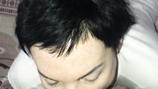 Mia moglie spompina il mio collega di lavoro superdotato