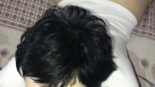 Mia moglie spompina il mio collega di lavoro superdotato