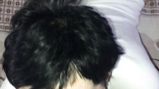 Mia moglie spompina il mio collega di lavoro superdotato