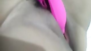 Sborro guardando mia moglie che gode così...