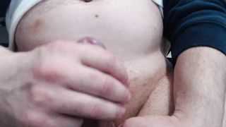 Sborrata guardando un video porno