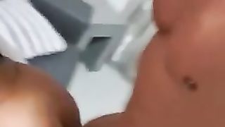 Scopo amante bruna in hotel