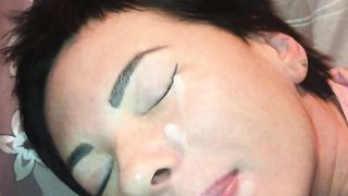 Sempre lo stesso amico che sborra in bocca e in faccia a mia moglie