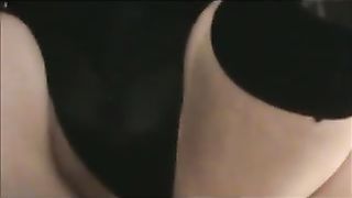 Trav con belle tettine sborra mentre viene scopata...