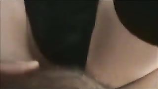 Trav con belle tettine sborra mentre viene scopata...