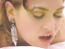 Valeria Marini 18enne inculata