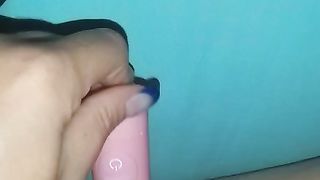 Anteprima del video: Me lo spingo dentro la fregna