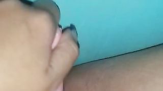 Me lo spingo dentro la fregna