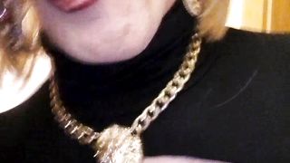 Alla signora BRUNI piace il palo...del boy del pizza Express