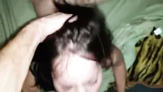 Sesso a tre con bella teen selvaggia