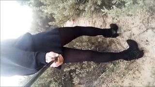 Io in mini collant e tacco alto