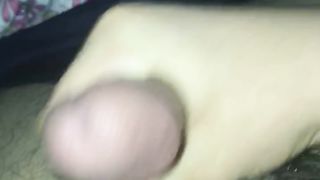 Ragazzo giovane sborra