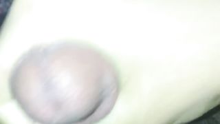 Ragazzo giovane sborra