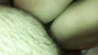 Gode a farsi riempire figa e culo