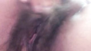 La mia amica in assenza del mio cazzo si masturba