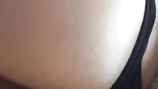 Mentre mi pompa l’uccello,  le faccio un bel ditalino