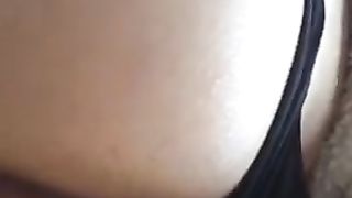 Mentre mi pompa l’uccello,  le faccio un bel ditalino