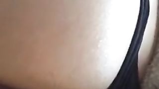 Mentre mi pompa l’uccello,  le faccio un bel ditalino