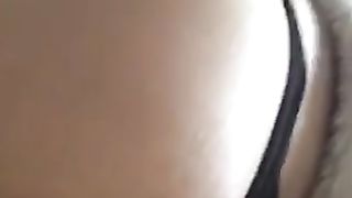 Mentre mi pompa l’uccello,  le faccio un bel ditalino