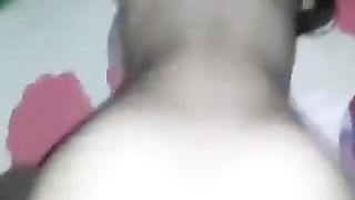 Studentessa universitaria cerca da me l'affetto che il padre non le dà