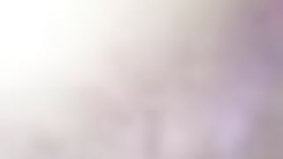 Alla bionda piace prendere il cazzo in faccia