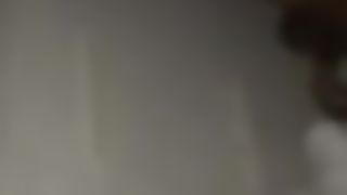 Alla bionda piace prendere il cazzo in faccia