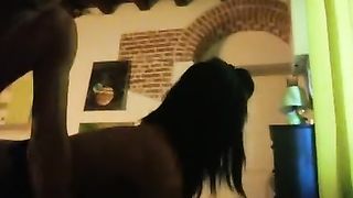 Brunetta italiana scopata da dietro dal suo fidanzato