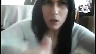 Pompino e sega da splendida bruna italiana...