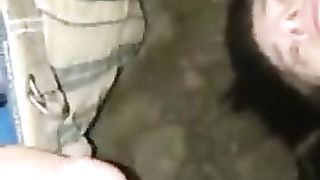 Bella ragazza lo prende in gola