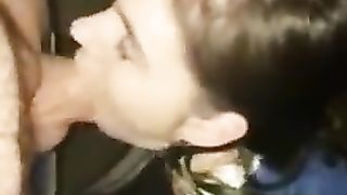 Bella ragazza lo prende in gola