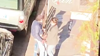 Pompino in strada con il covid-19