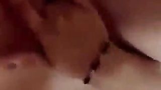 Bella tettona che esibisce le sue splendide poppe