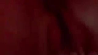 Bella tettona che esibisce le sue splendide poppe