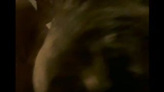 Mentre succhia un cazzo,  si masturba con un dildo