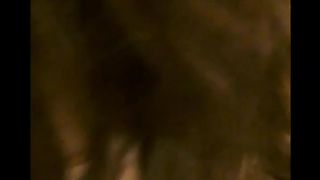 Mentre succhia un cazzo,  si masturba con un dildo