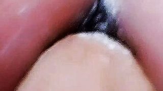 Un culo fantastico in eccitante movimento mi fa sborrare