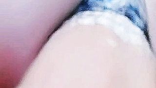 Un culo fantastico in eccitante movimento mi fa sborrare