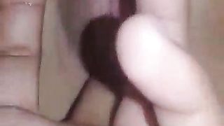 Prima di scoparla le masturbo la sua bella vagina