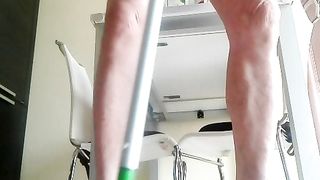 Mi inculo con la scopa