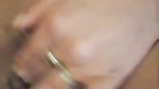 Una calda latina si masturba e gode