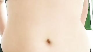 Lento ed eccitante spogliarello