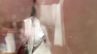 Come eccitarsi sotto la doccia...