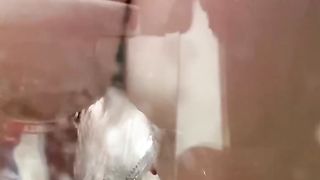 Come eccitarsi sotto la doccia...