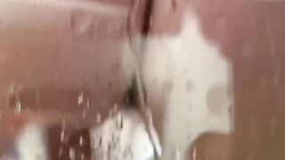 Come eccitarsi sotto la doccia...