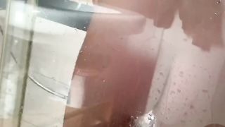 Come eccitarsi sotto la doccia...