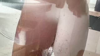 Come eccitarsi sotto la doccia...