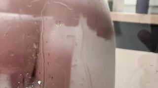 Come eccitarsi sotto la doccia...